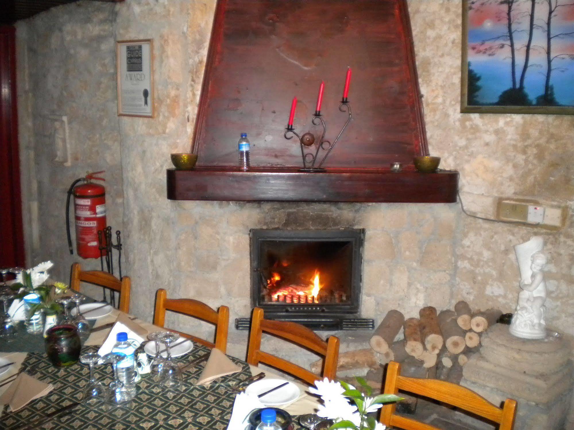 Kiniras Traditional Hotel&Restaurant Paphos Esterno foto